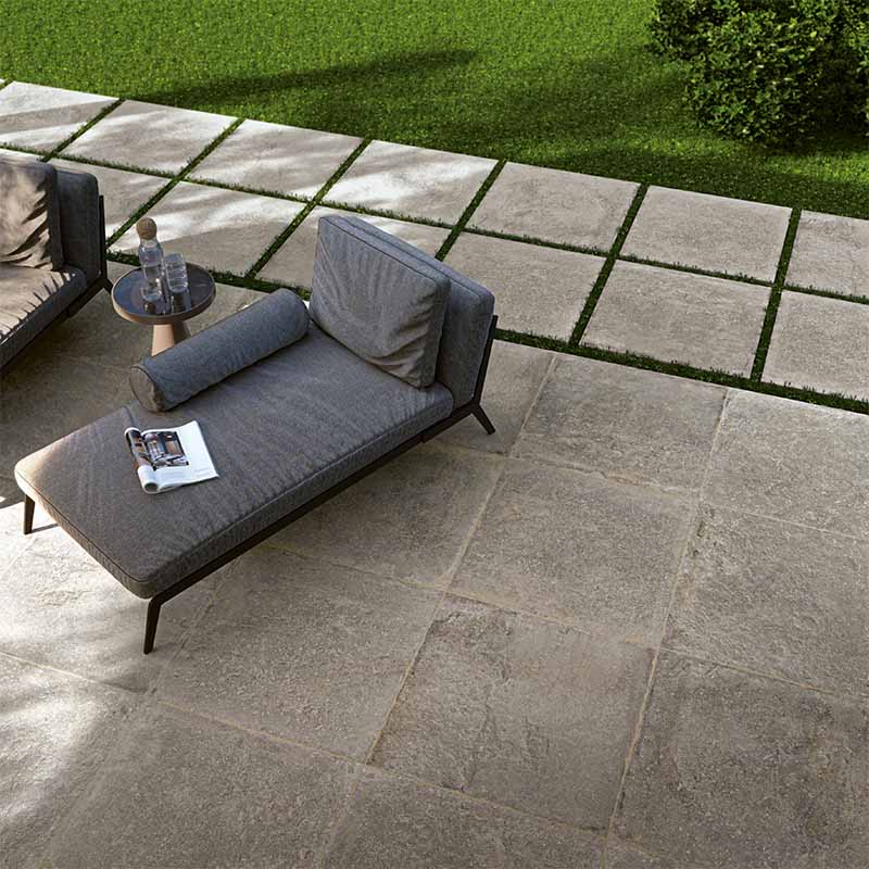 Rustikale Steinoptik Terrassenplatte i-stone Grey 80 x 80 cm